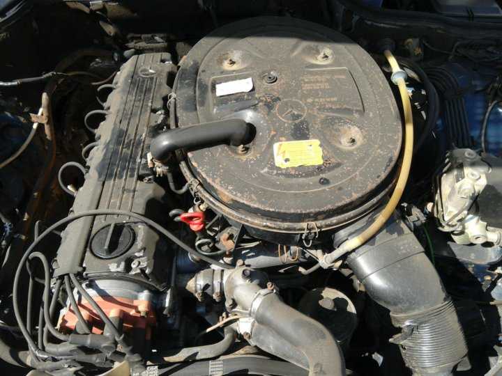 Motor Mercedes-Benz M103 E26 2.6