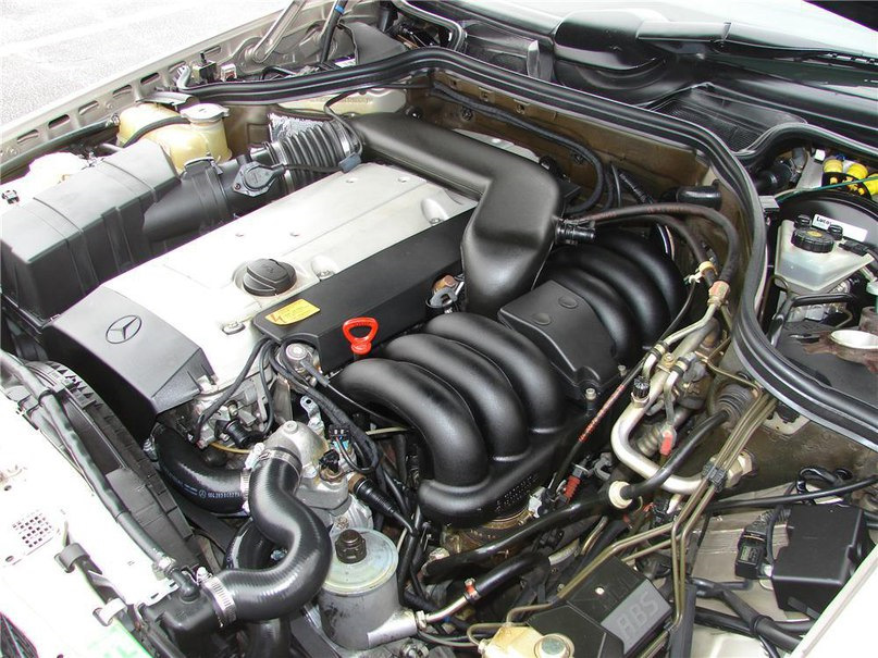 Motor Mercedes-Benz M104 E30 3.0