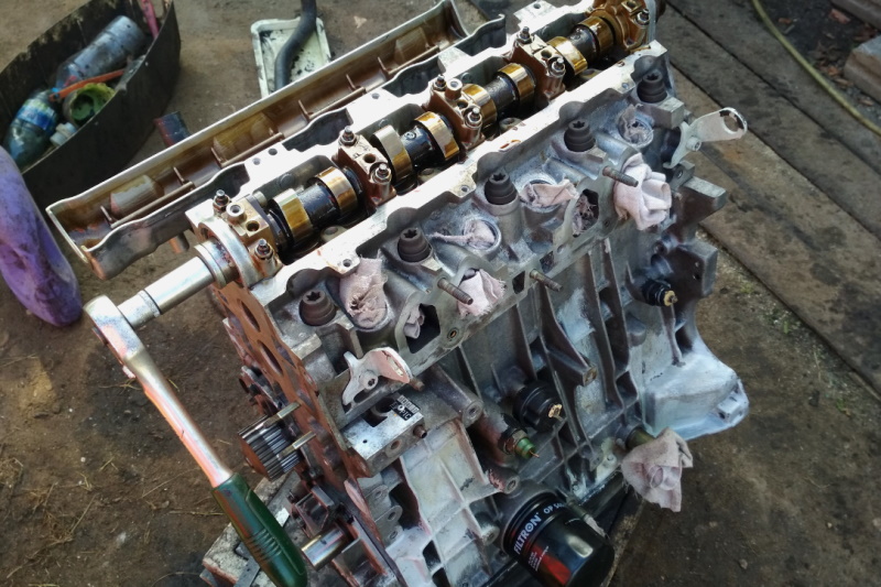 Porque é que um motor de combustão interna a gasolina funciona como um motor a gasóleo